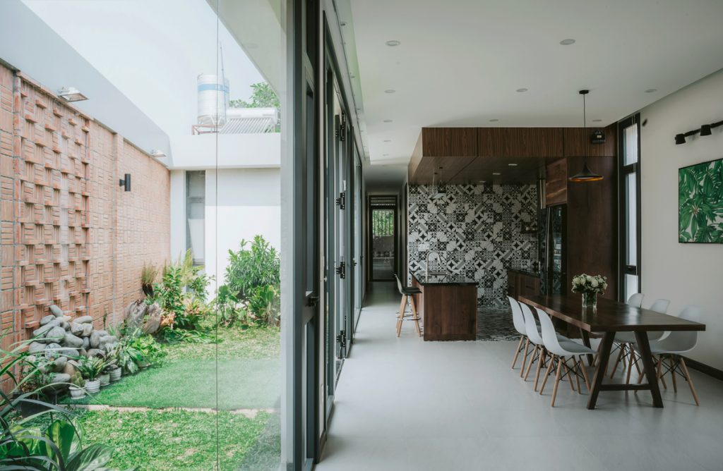 nhà phố có không gian xanh mát